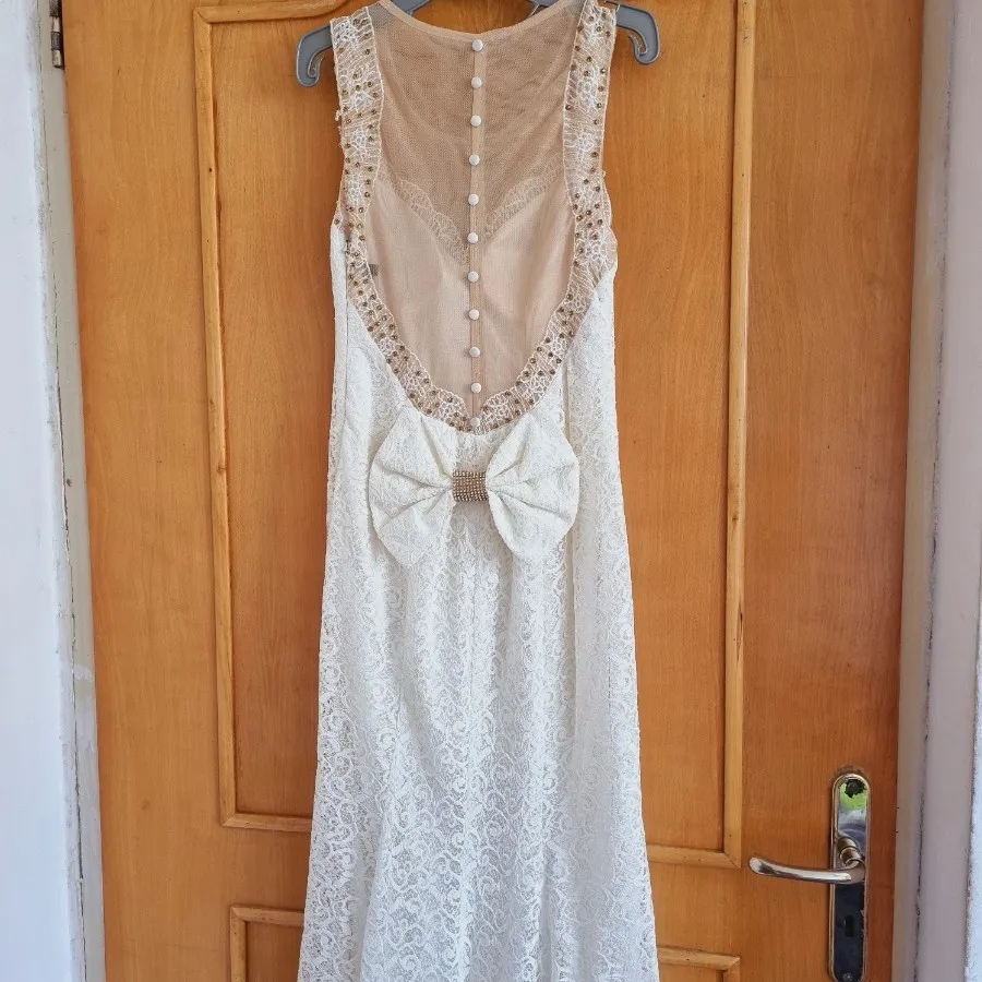 لباس مجلسی گیپور سفید