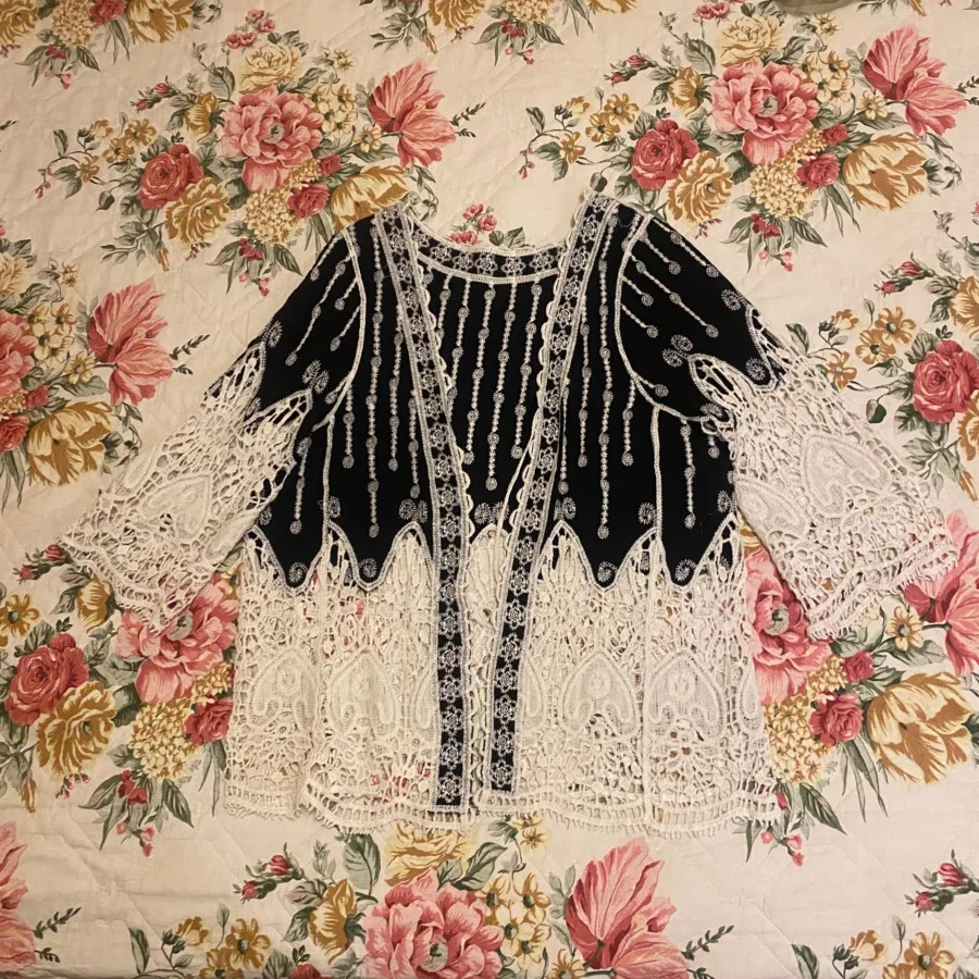 ژاکت یا رو لباسی