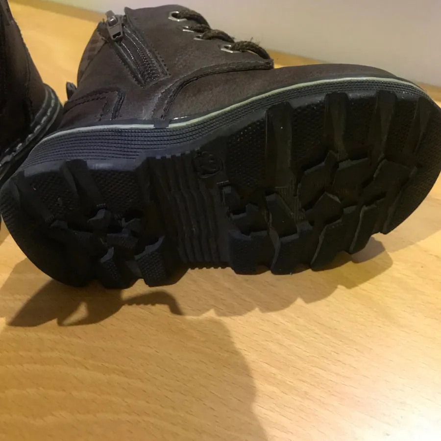 بوت بچگانه وارداتی