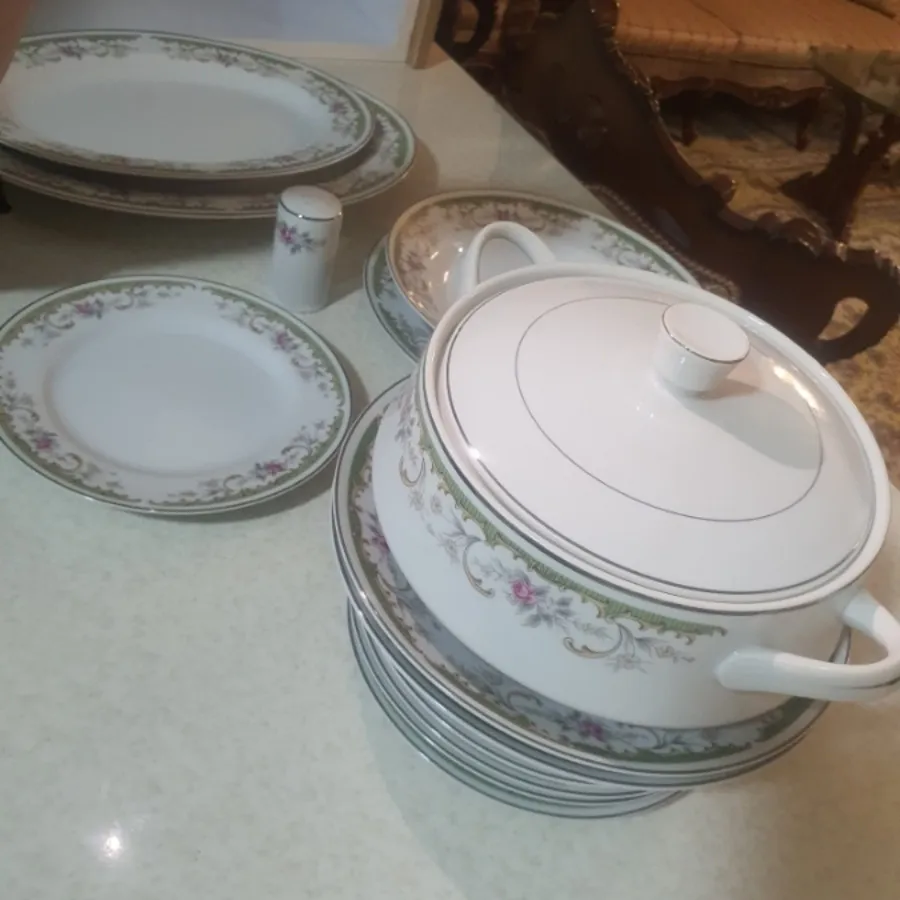 سرویس چینی گل سلطنتی