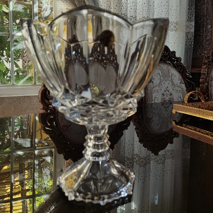 گل لاله پایه دار