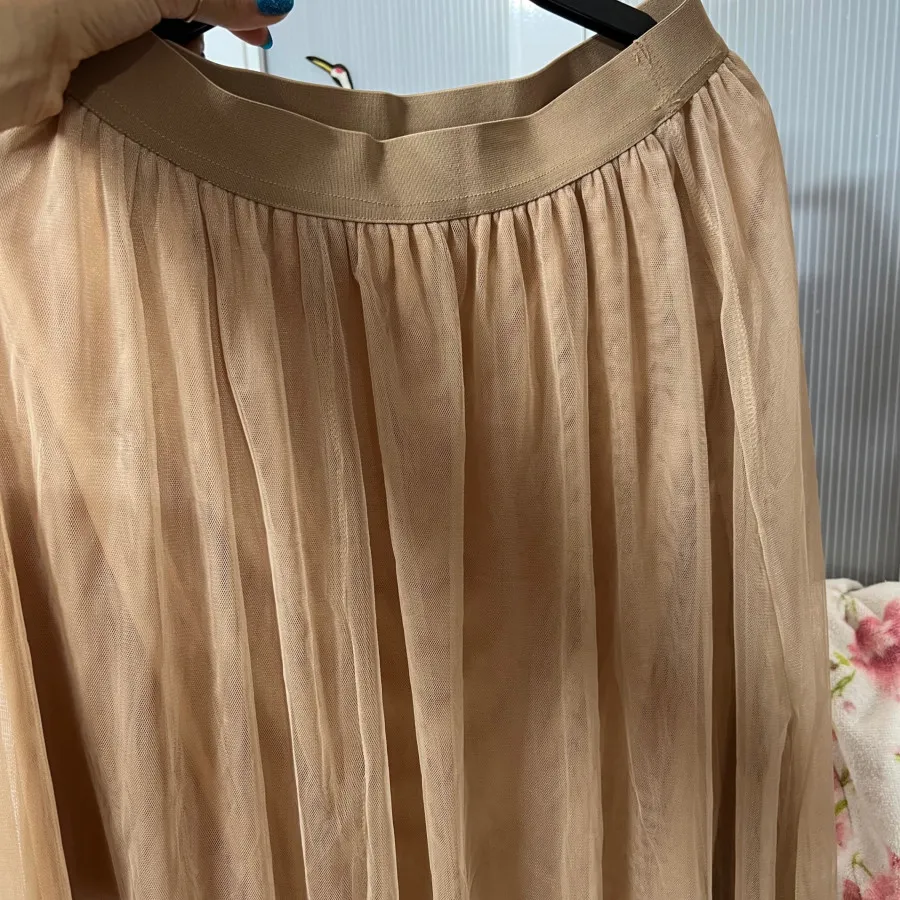 دامن بلند کرم حریر