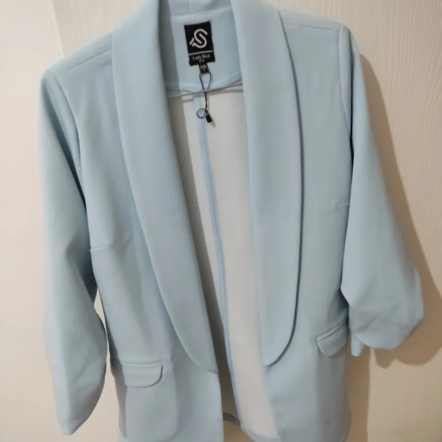 کت آبی آسمانی