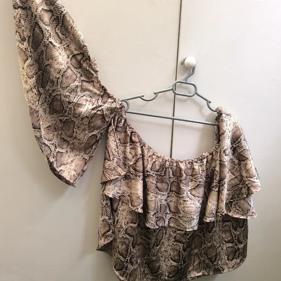 بلوز پوست ماری