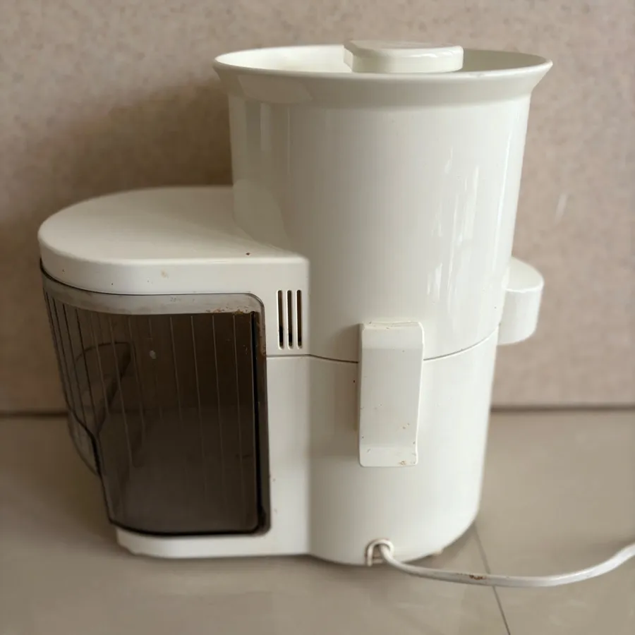 آب میوه گیری برقی AEG