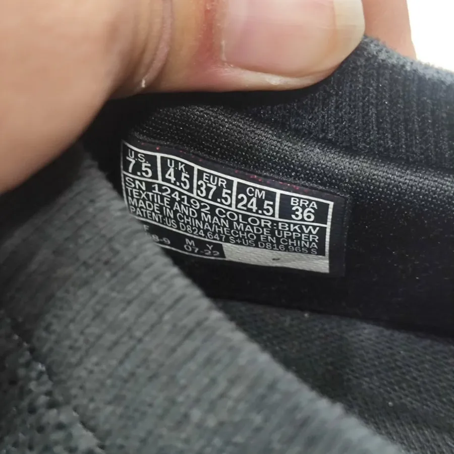 کفش کتونی اسکیچرزاورجینال