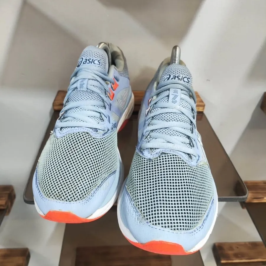 کفش کتونی اسیکس