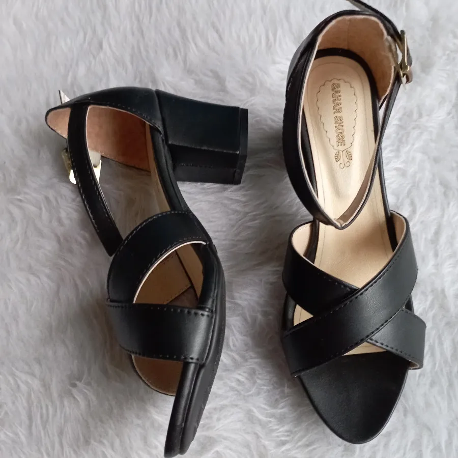 صندل پاشنه دار مدل سوسن