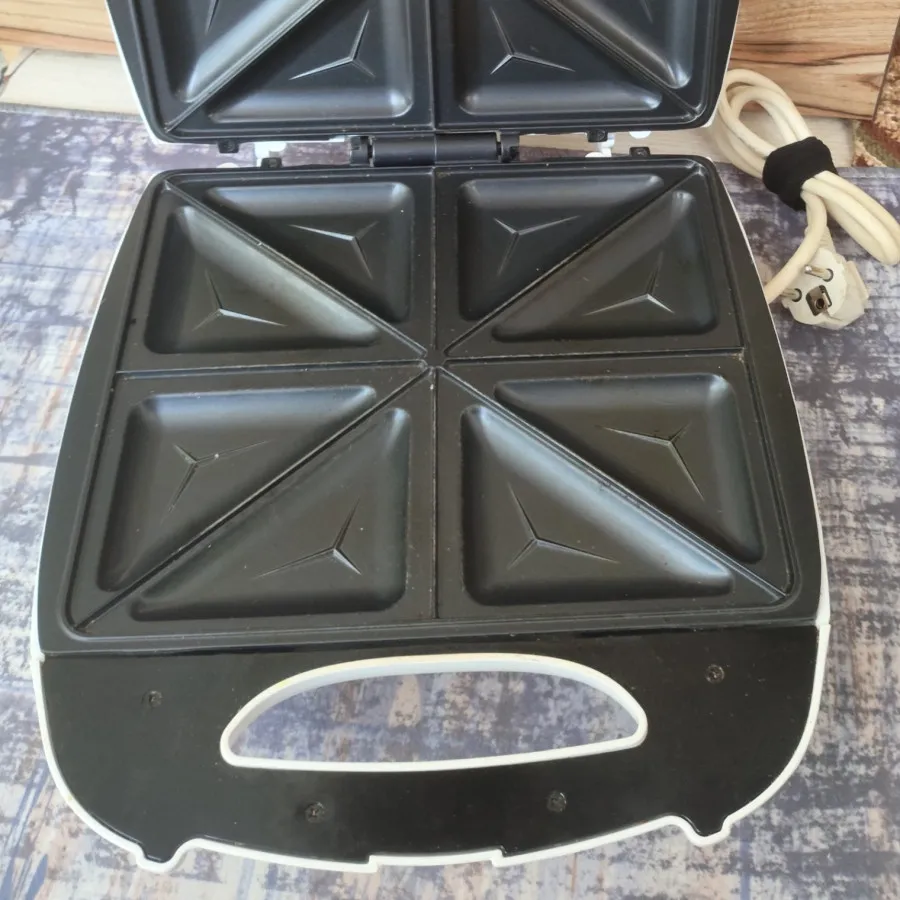 ساندویچ ساز اسنک ساز