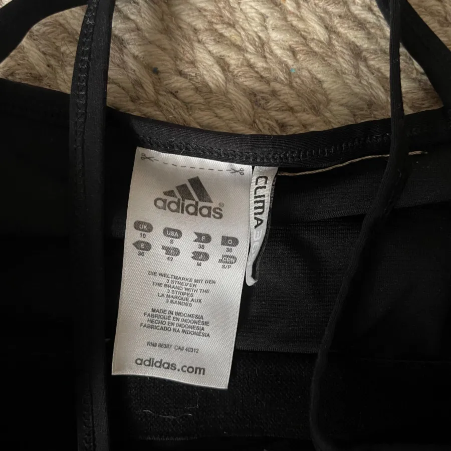 تاپ ورزشی آدیداس