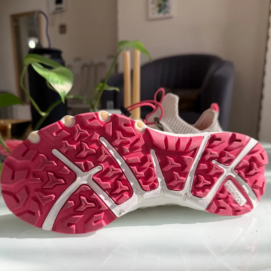 کفش طبیعتگردی هومتوHUMTTO