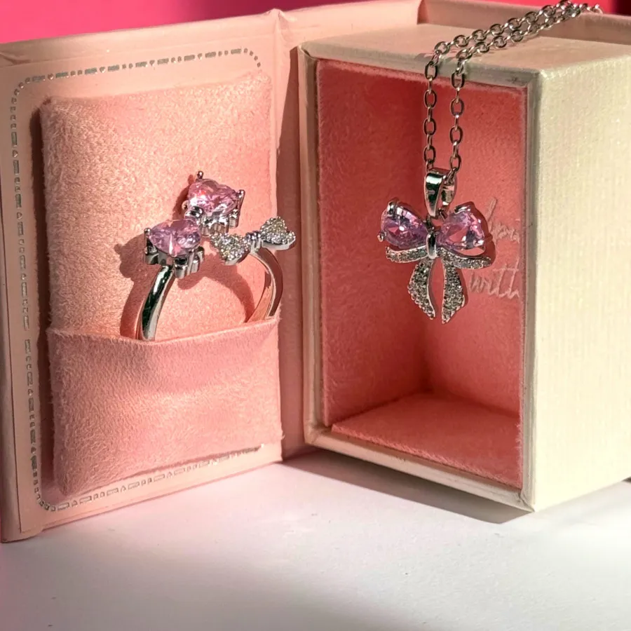 گردنبند پاپیون