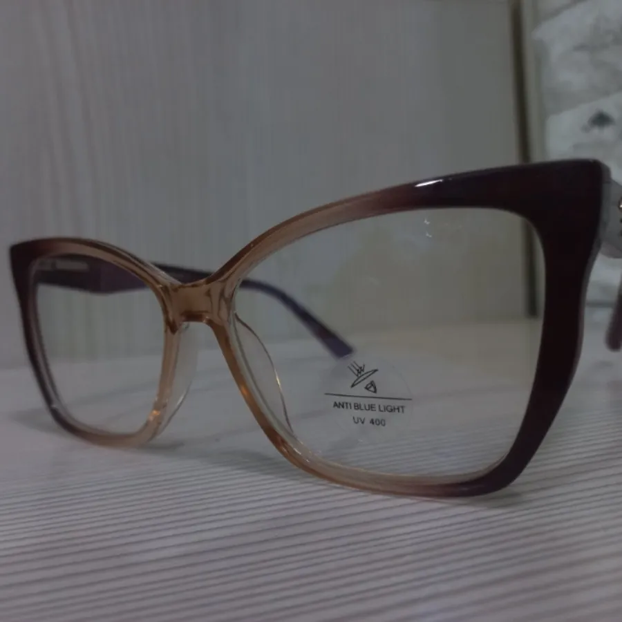 عینک طبی زنانه