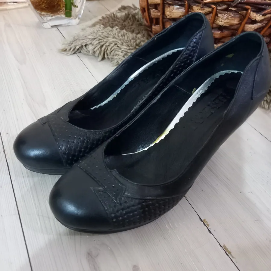 کفش زنانه طبی سایز 37نو