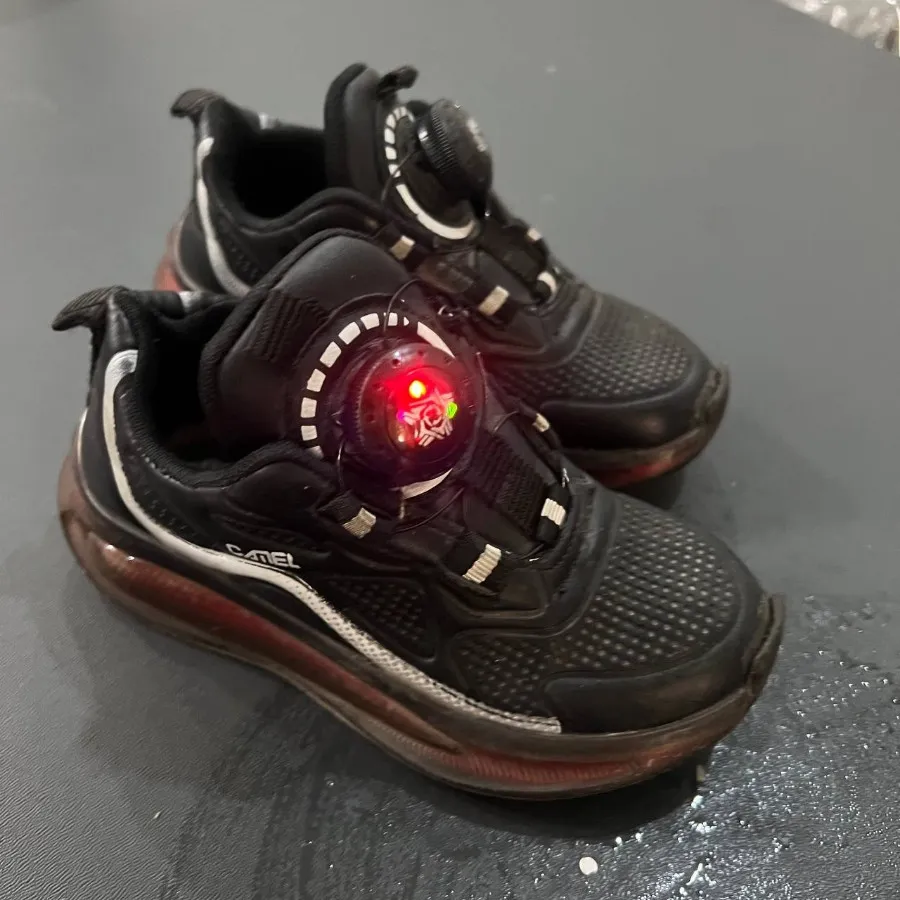 کتونی چراغدار