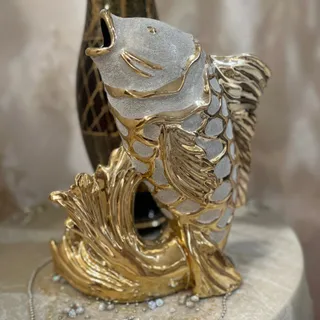مجسمه ماهی بزرگ
