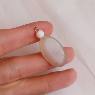 آویز عقیق شیری اصل