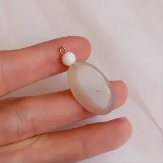 آویز عقیق شیری اصل