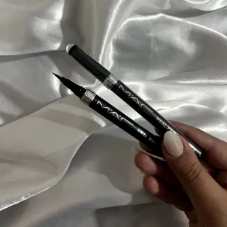 خط چشم مک