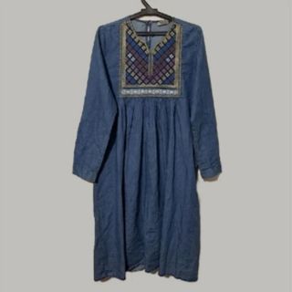 مانتو لی پیراهنی