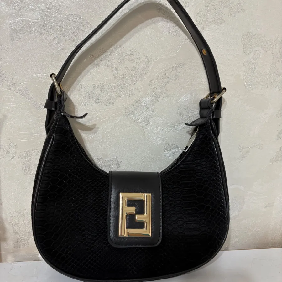 کیف طرح فندی