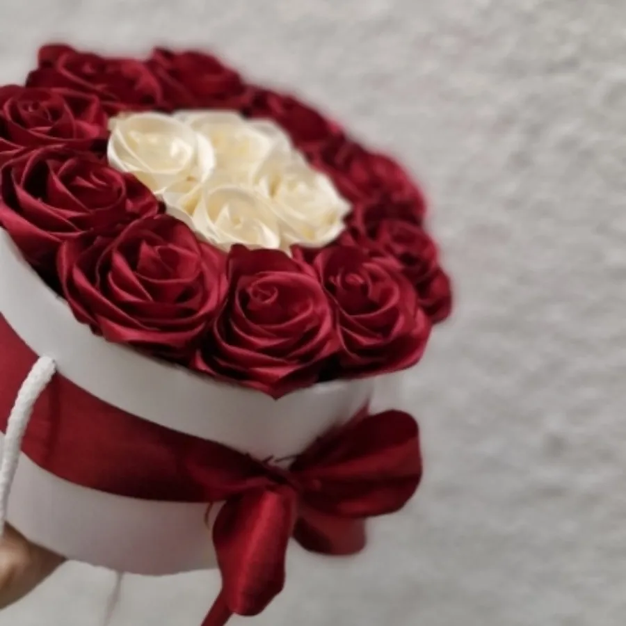 باکس هدیه گل رز