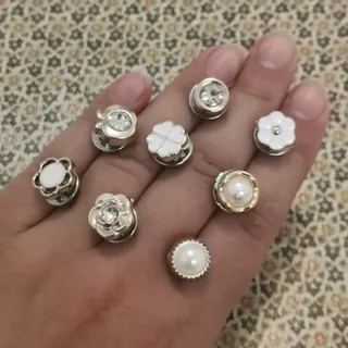 8 عدد گل سینه