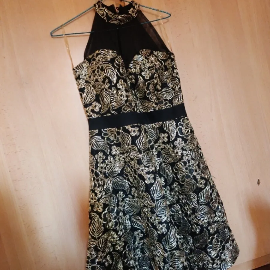 پیراهن کوتاه