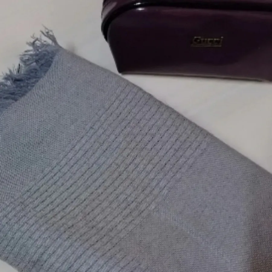 روسری پشمی بزرگ