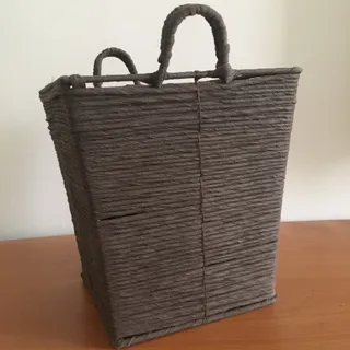 سطل کنار اتاقی(لباسی)