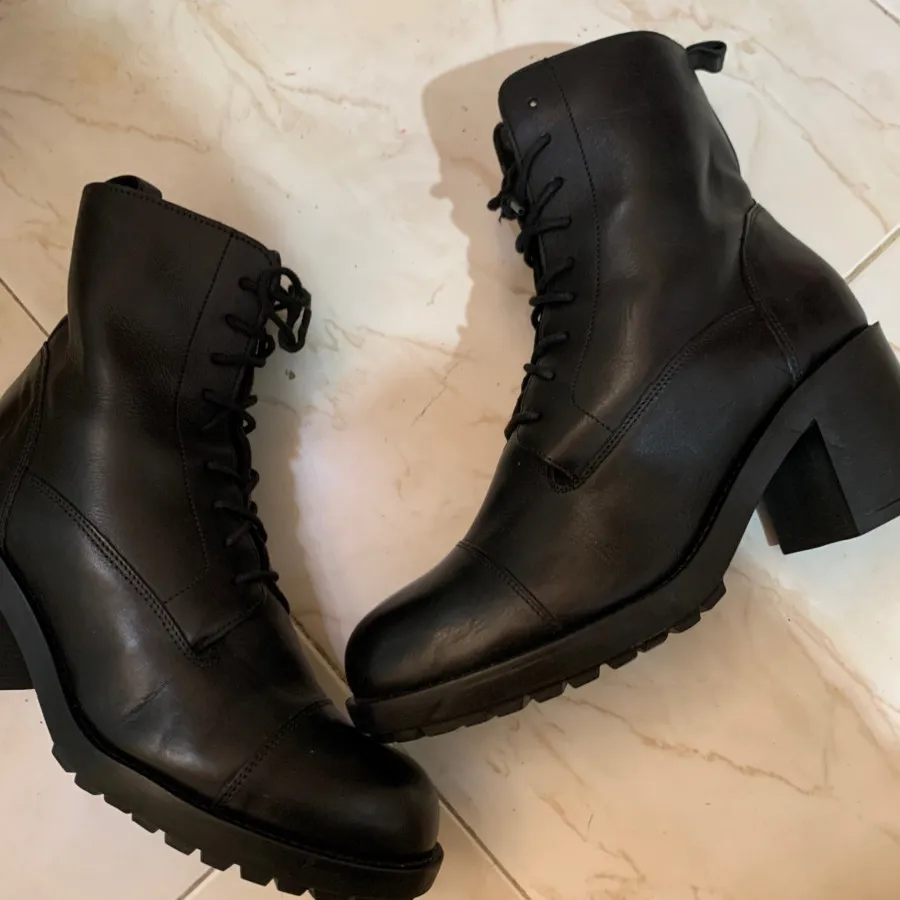 نیم بوت اورجینال