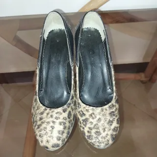 کفش پاشنه دار