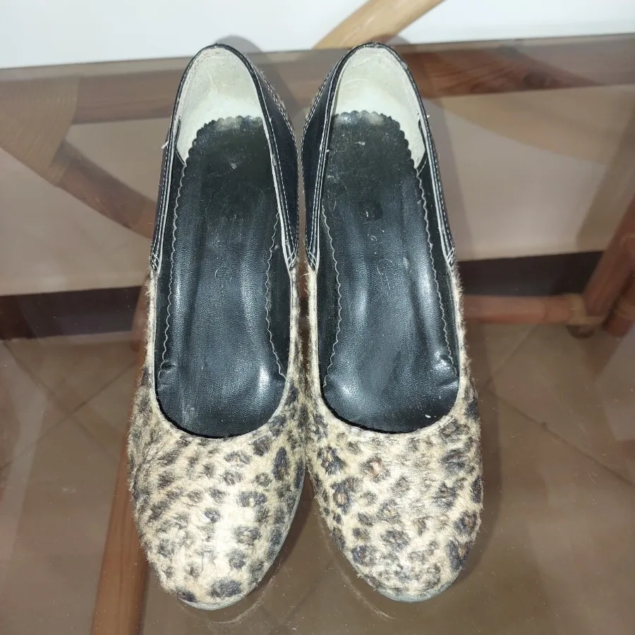 کفش پاشنه دار