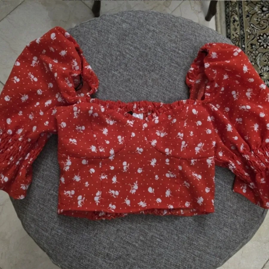 بلوز قرمز اچ ان ام