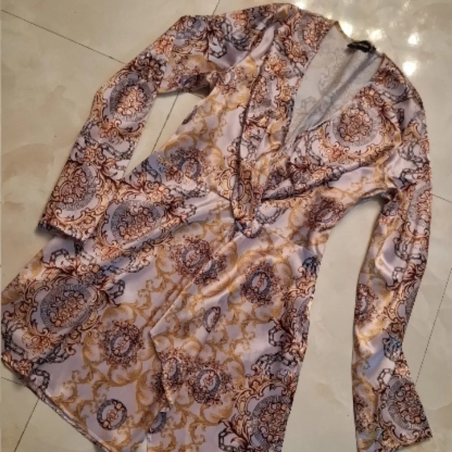 پیراهن دخترانه