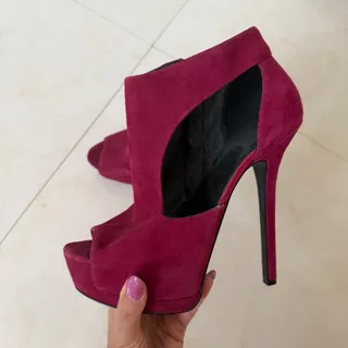 سندل پاشنه دار