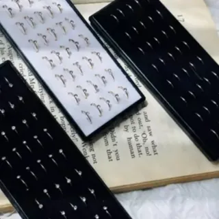 پیرسینگ بینی فیک