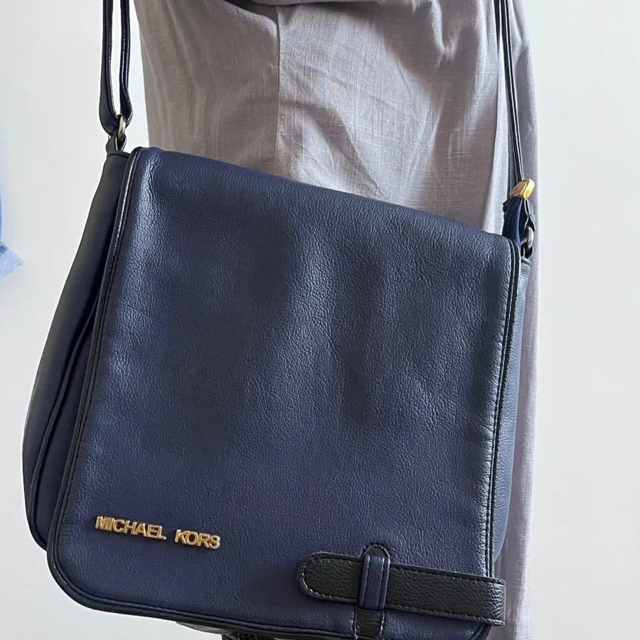 کیف سرمهای مایکل کورس