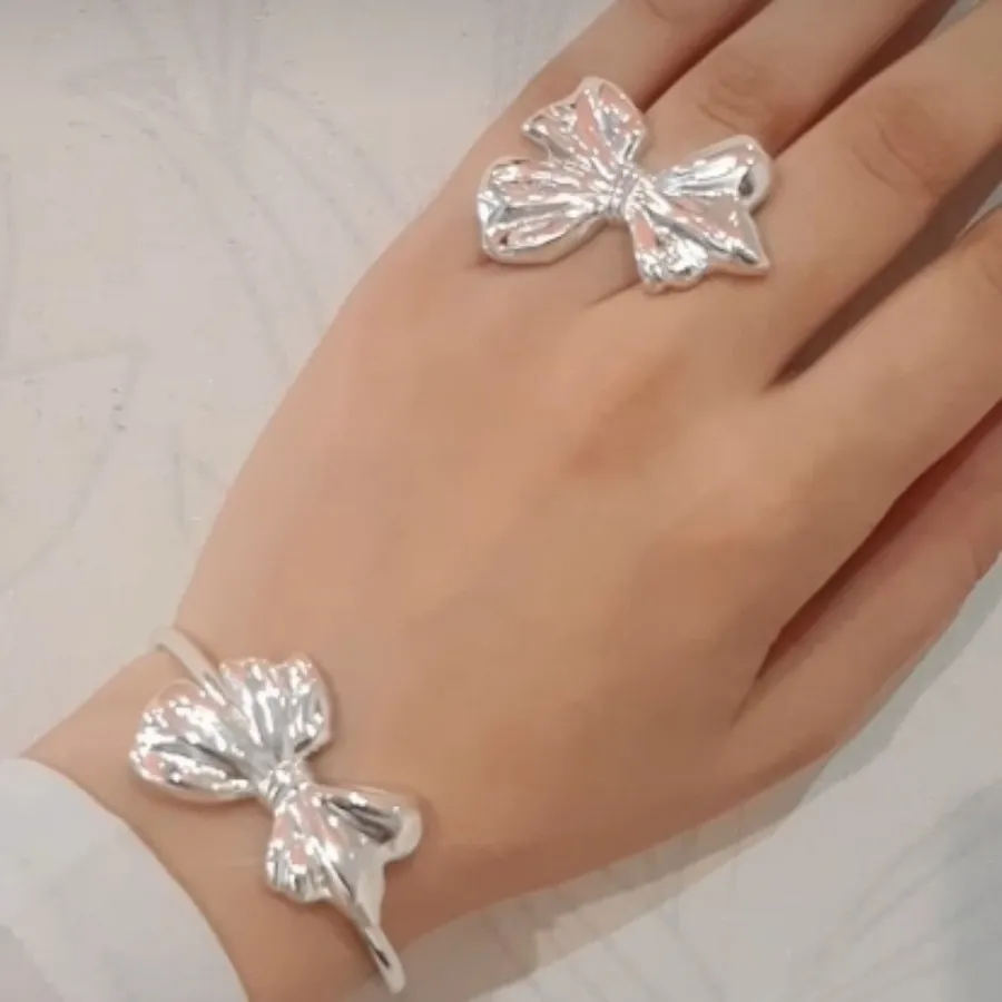 بنگل انگشترست