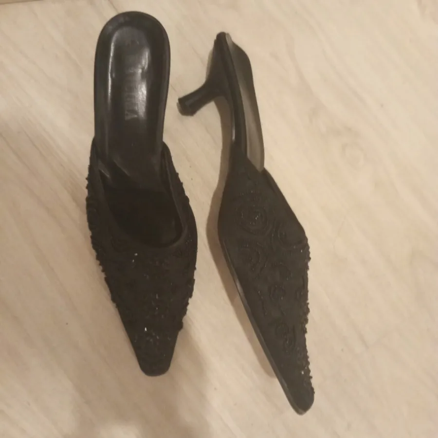 کفش پشت باز