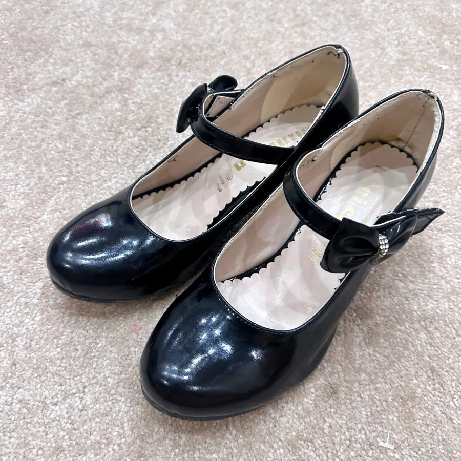 کفش بچه گانه