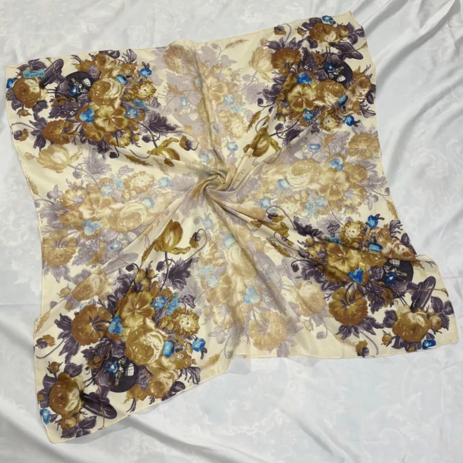 روسری طرحدار