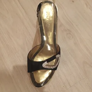 صندل مشکی وطلایی