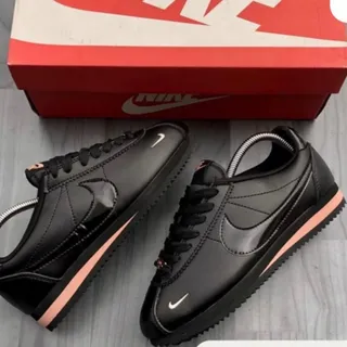 اسنیکرز اصل Nikeسایز 37