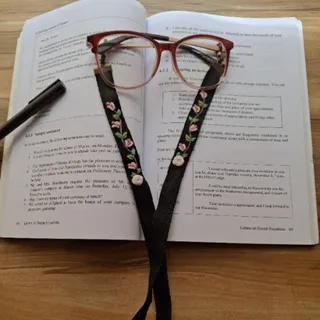 بند عینک گلدوزی