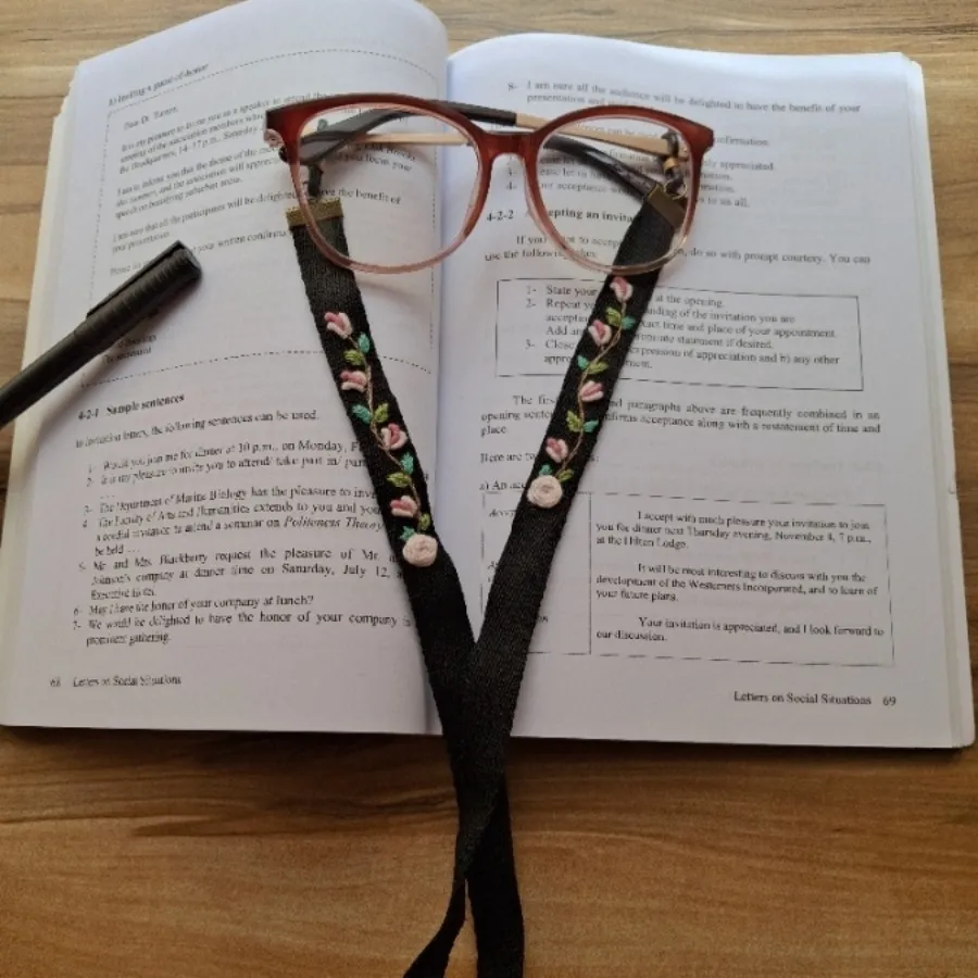 بند عینک گلدوزی