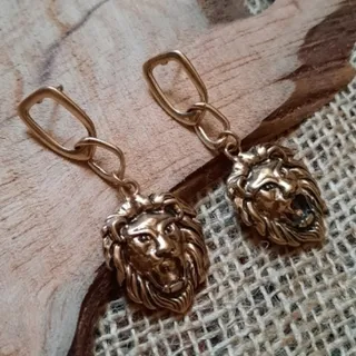 گوشواره طرح شیر