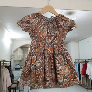 پیراهن بچگانه