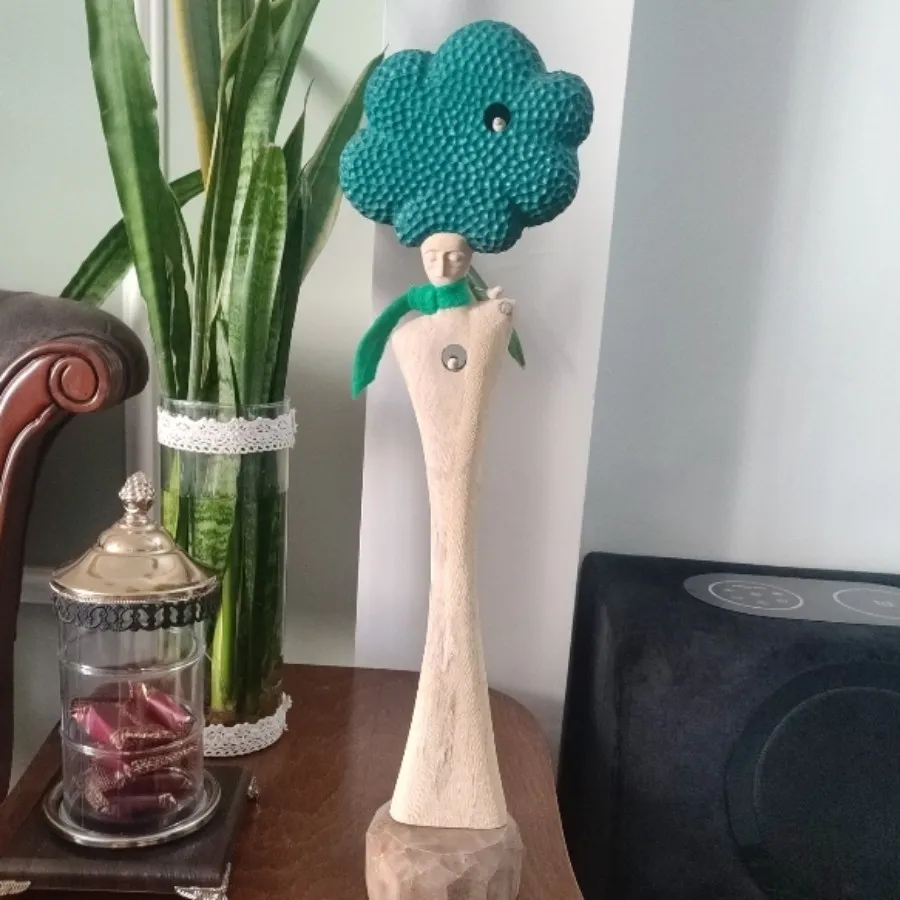 مجسمه چوبی مادر