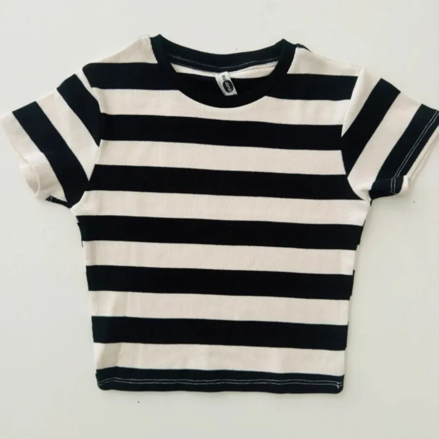 کراپ تیشرت تی شرت